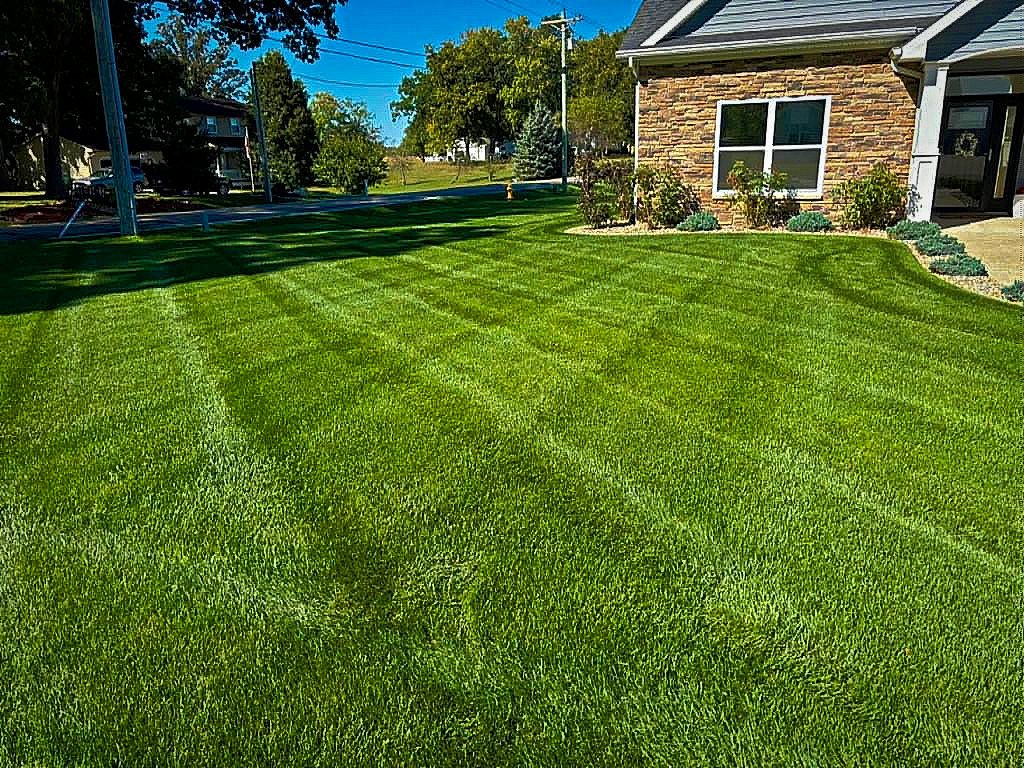 Lawn mowing service Kosciusko County Indiana